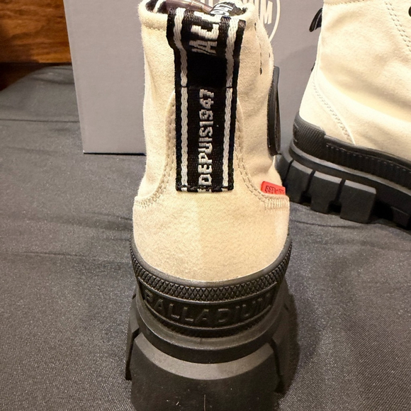 Palladium Women's Black and White High-Top Sneakers Size 8 Women's - Picture 4 of 7